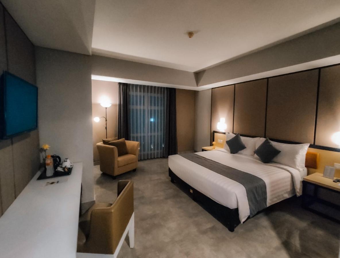 Bess Mansion Hotel Surabaya Wonocolo Exterior photo