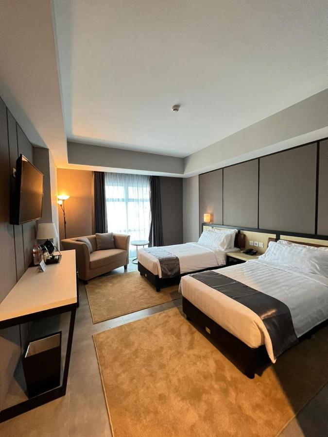 Bess Mansion Hotel Surabaya Wonocolo Exterior photo